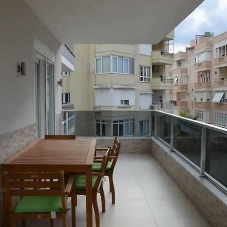 Апартаменты 1+1 В 200М От Пляжа Клеопатры /3 * Alanya